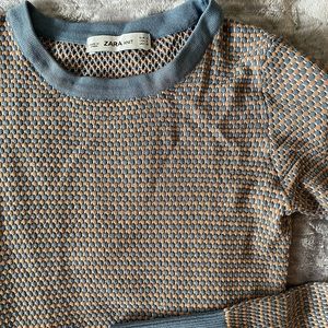 Fitted Zara knit sweater never worn